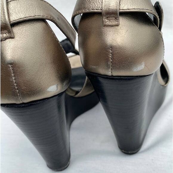Burberry Abbot Gold Metallic Leather Peep Toe Crisscross Strap Wedge Sandal 39 - Picture 9 of 15